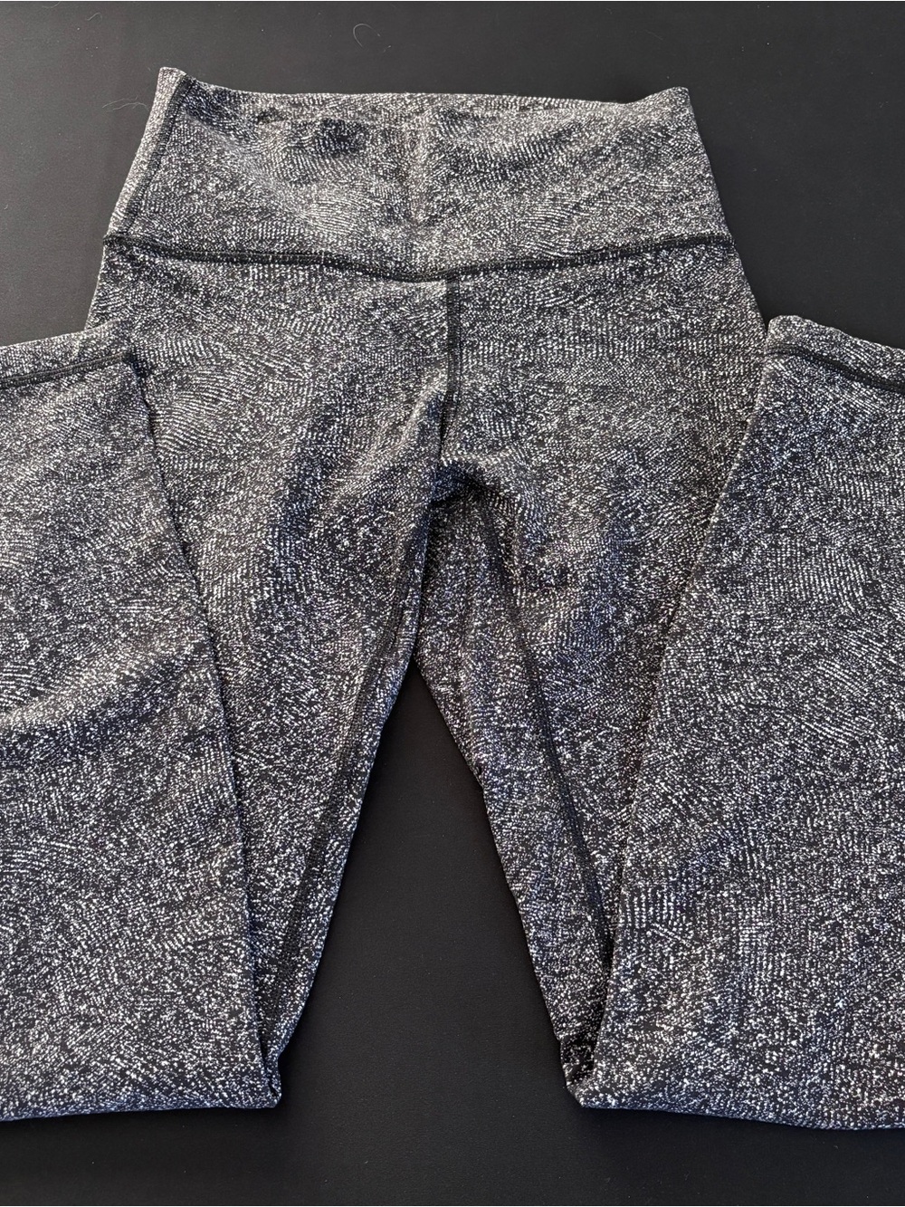 Lululemon Wunder Under Gray Tighte Size 6